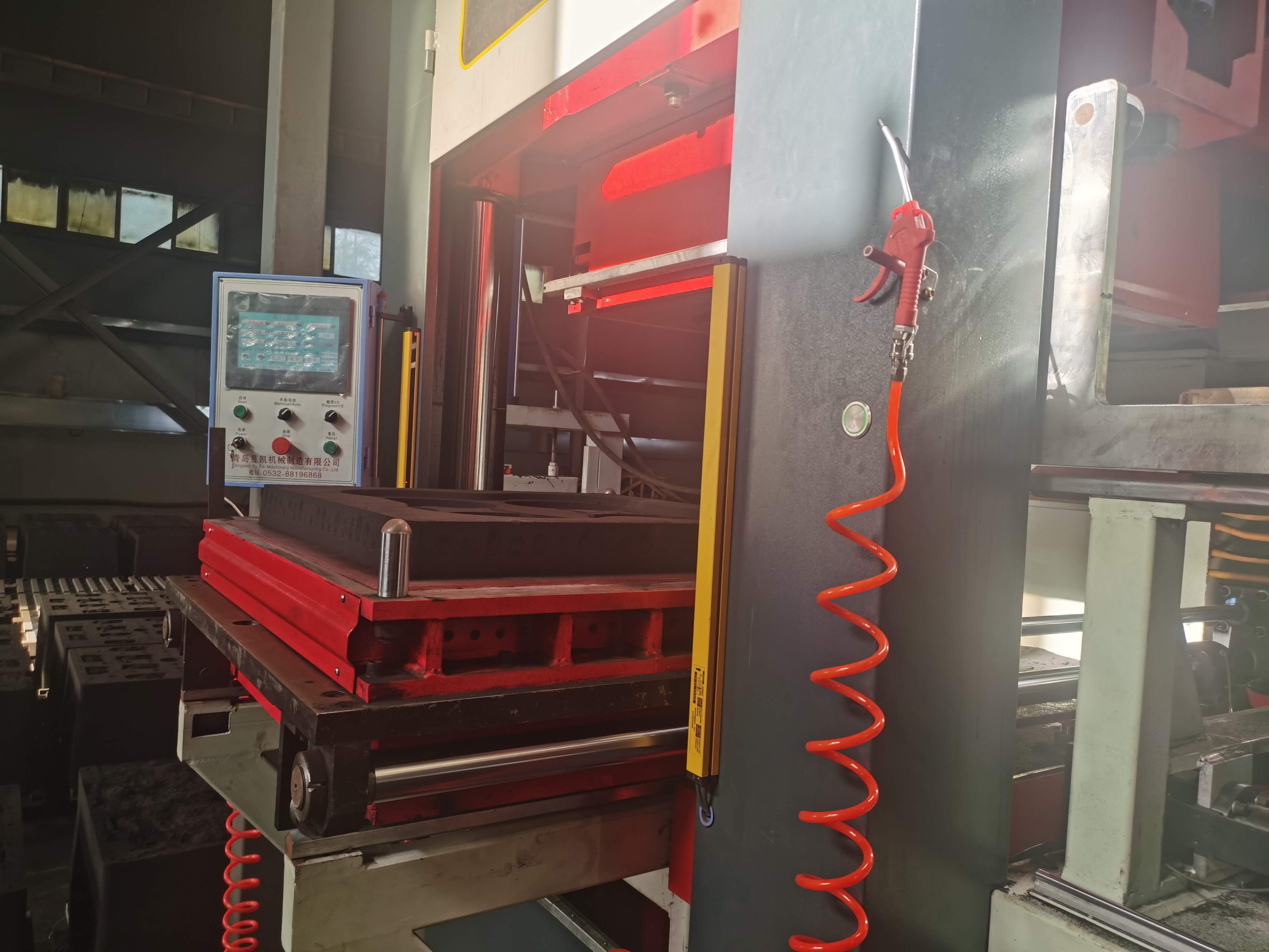 全自动水平分型造型机下箱移出